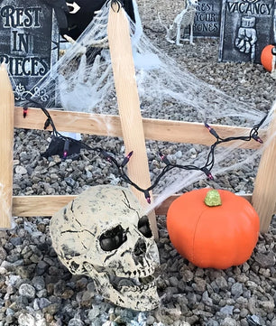 Realistic Skeleton Stakes – Halloween Skull & Arm Lawn Decor